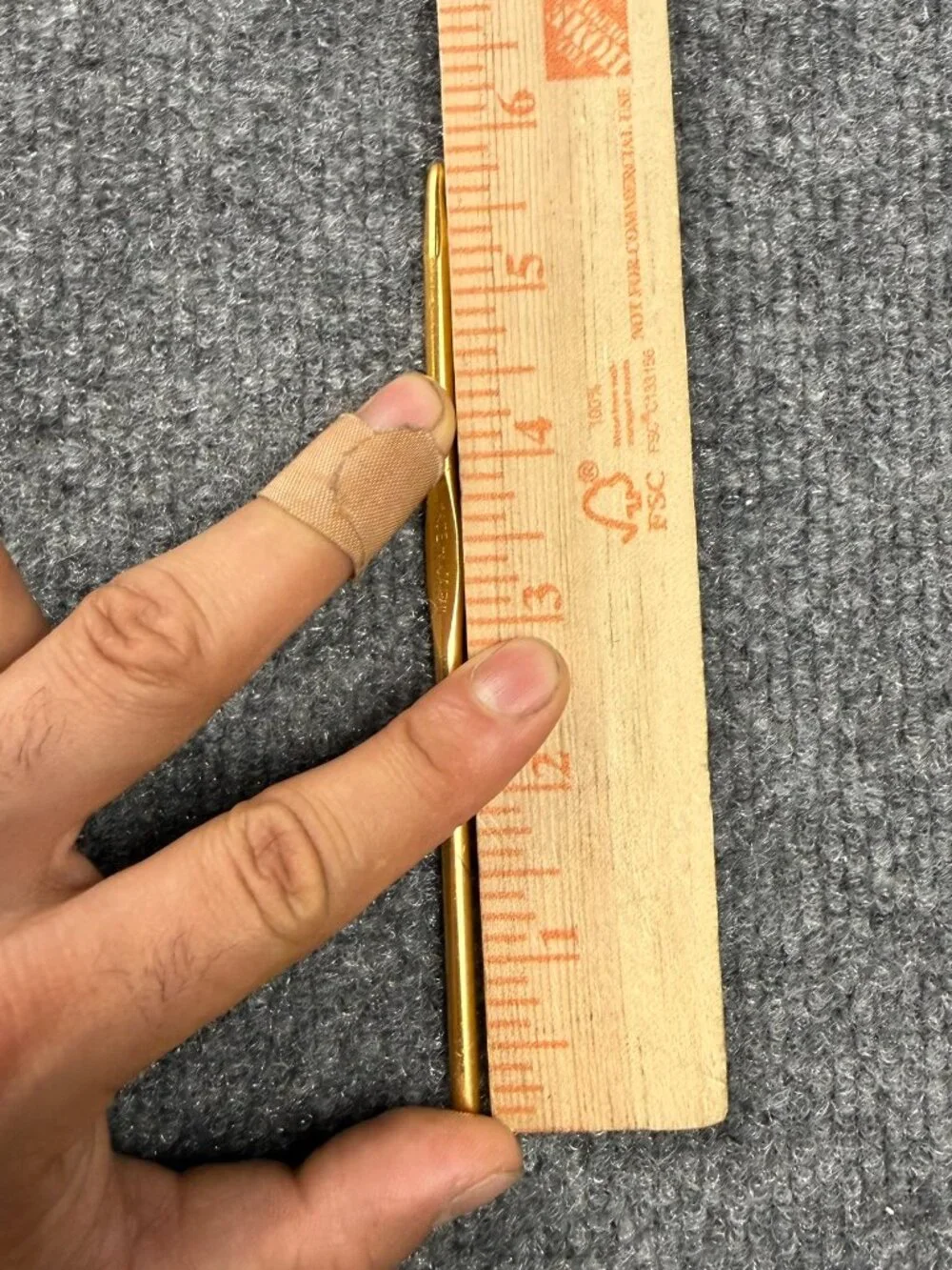 Vintage Boye Size G 4.0mm Crochet Hook Aluminum Gold Tone Made in Japan